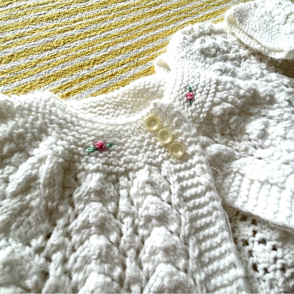 Vintage handknit baby cardigan - Picture 4 of 5